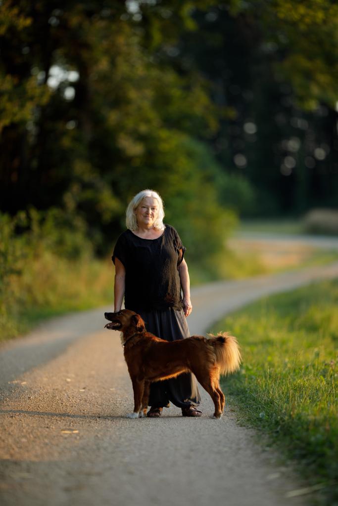 Doris Hafen mit Hund Kyra